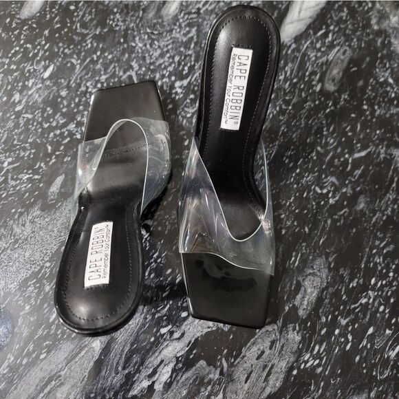 BRAND NEW CAPE ROBBIN ONE STRAP GOLD ROUN DESIGN HEEL MULES - Picture 11 of 11